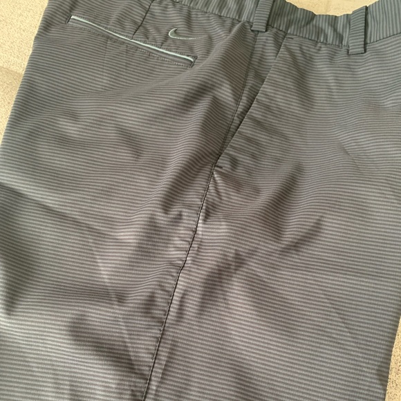 Nike Dri-Fit Golf Shorts 34x11 - Picture 2 of 5